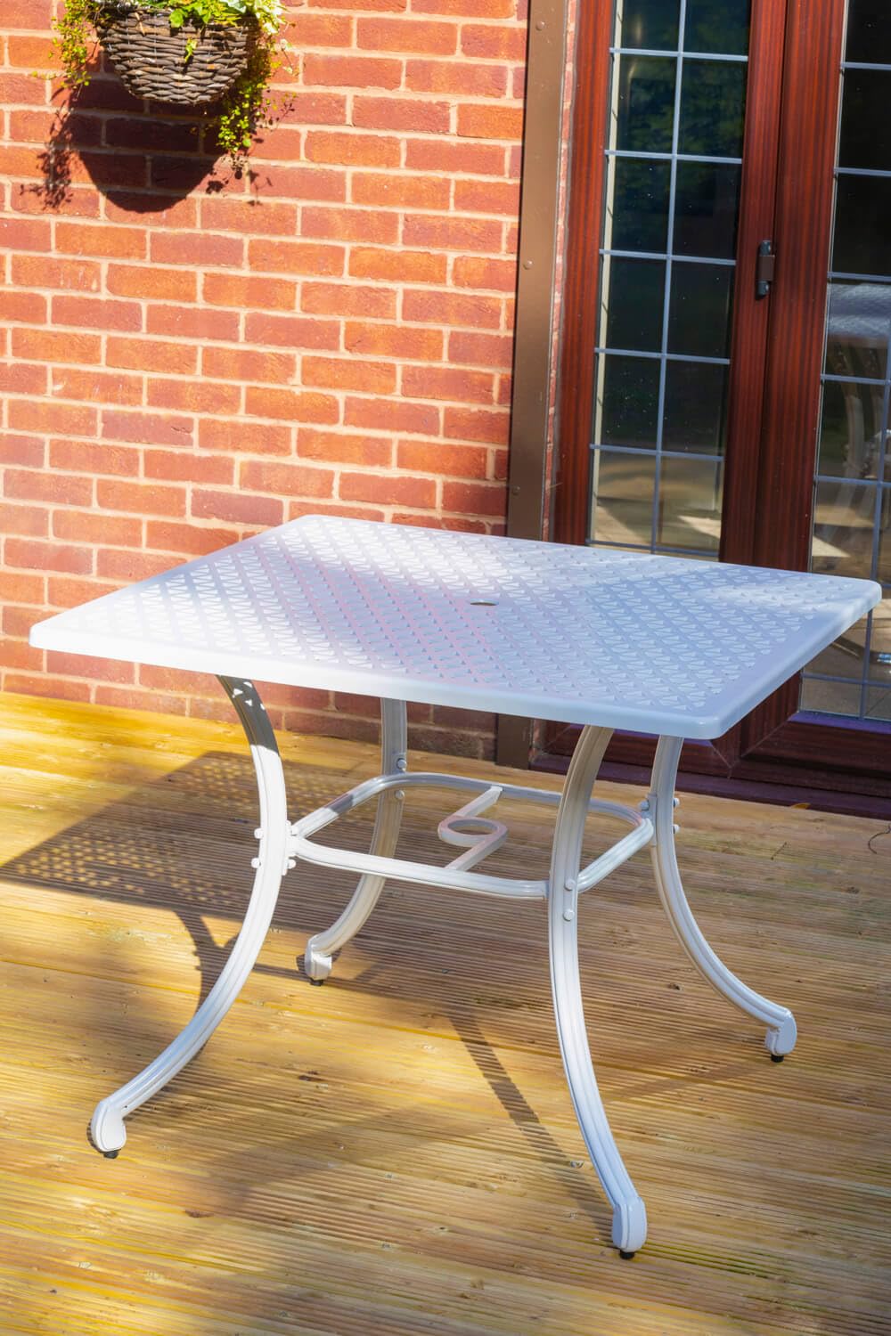 SH&G Cast Aluminium 4 seat Square dining Set - White
