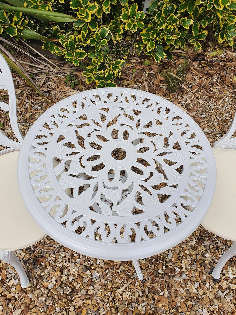 SH&G Scotney Cast Aluminium Bistro Set - White