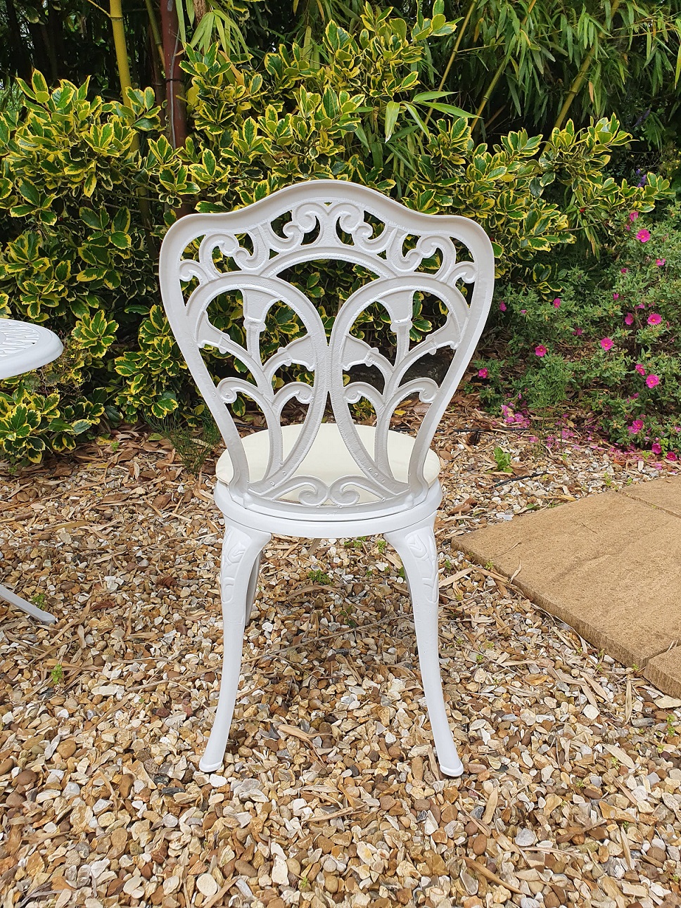 Signature Homes Gardens Cast Aluminium Bistro Set Design 7 White